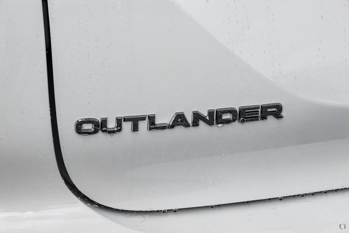 2025 Mitsubishi Outlander ES ZM