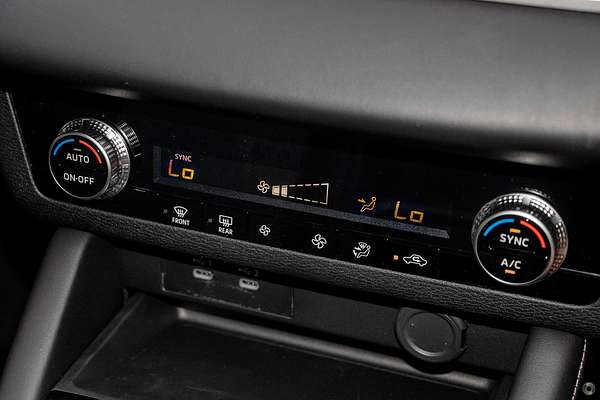 2025 Mitsubishi Outlander ES ZM