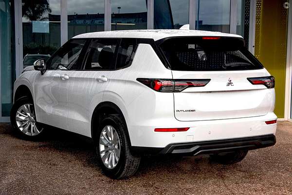2025 Mitsubishi Outlander ES ZM