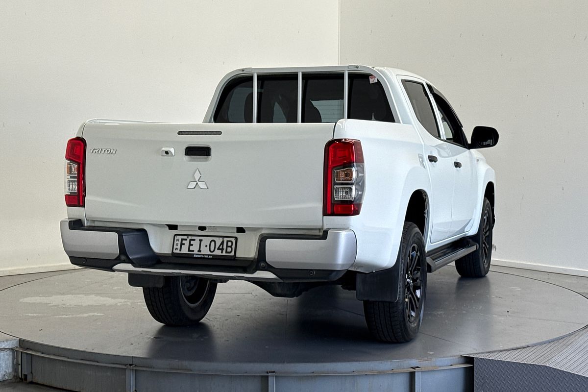 2023 Mitsubishi Triton GLX MR