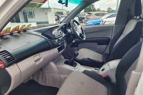 2014 Mitsubishi Triton GL MN Rear Wheel Drive