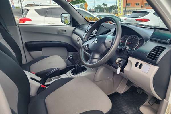 2014 Mitsubishi Triton GL MN Rear Wheel Drive