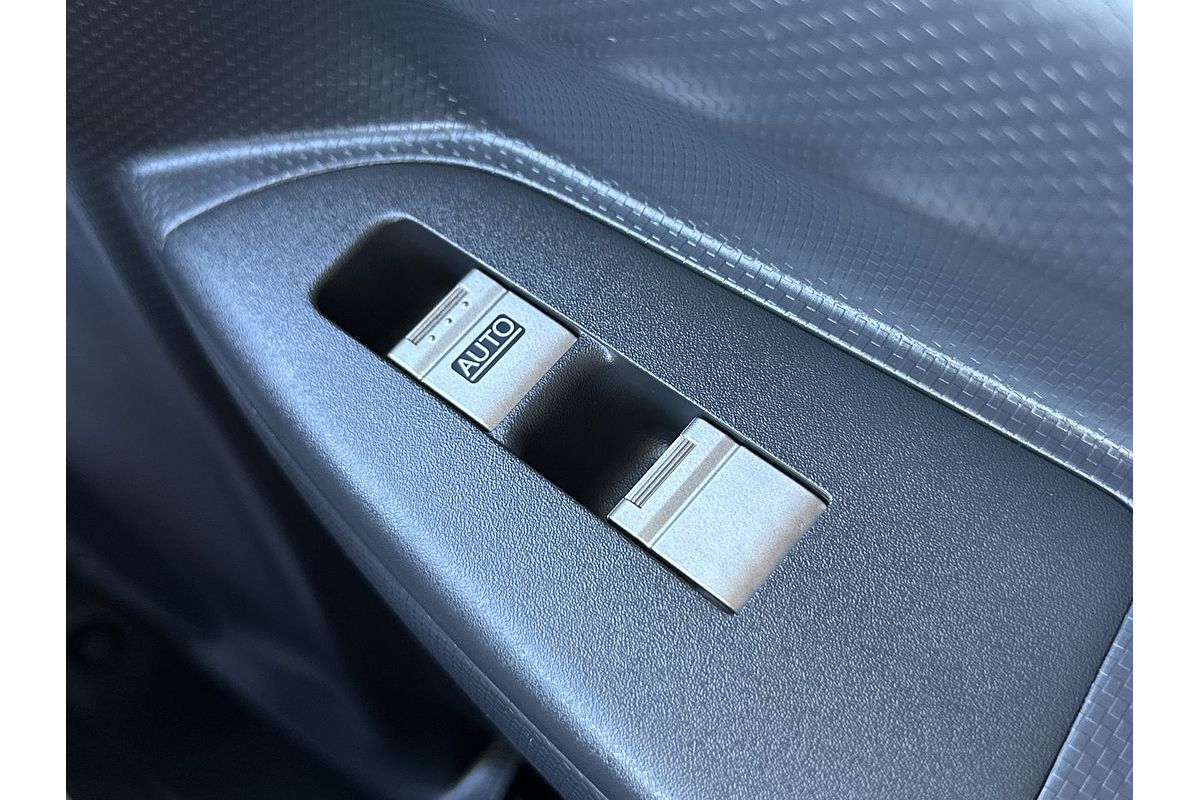 2023 Isuzu N Series NNR 45-150 Vanpack MWB