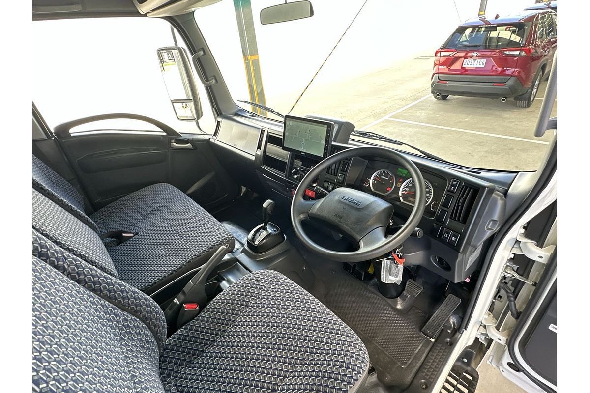 2023 Isuzu N Series NNR 45-150 Vanpack MWB
