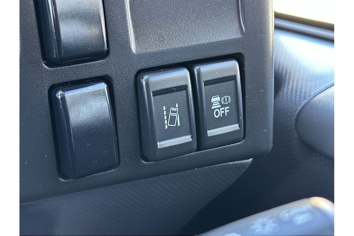 2023 Isuzu N Series NNR 45-150 Vanpack MWB