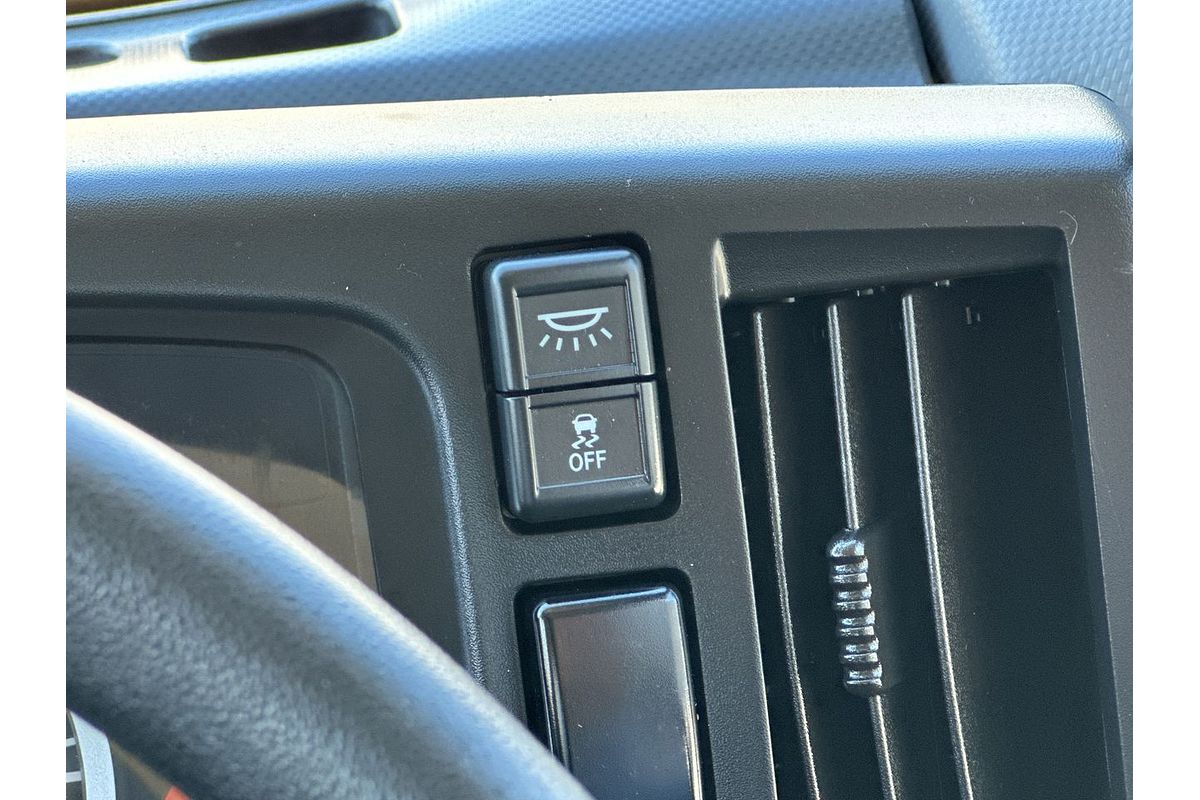 2023 Isuzu N Series NNR 45-150 Vanpack MWB