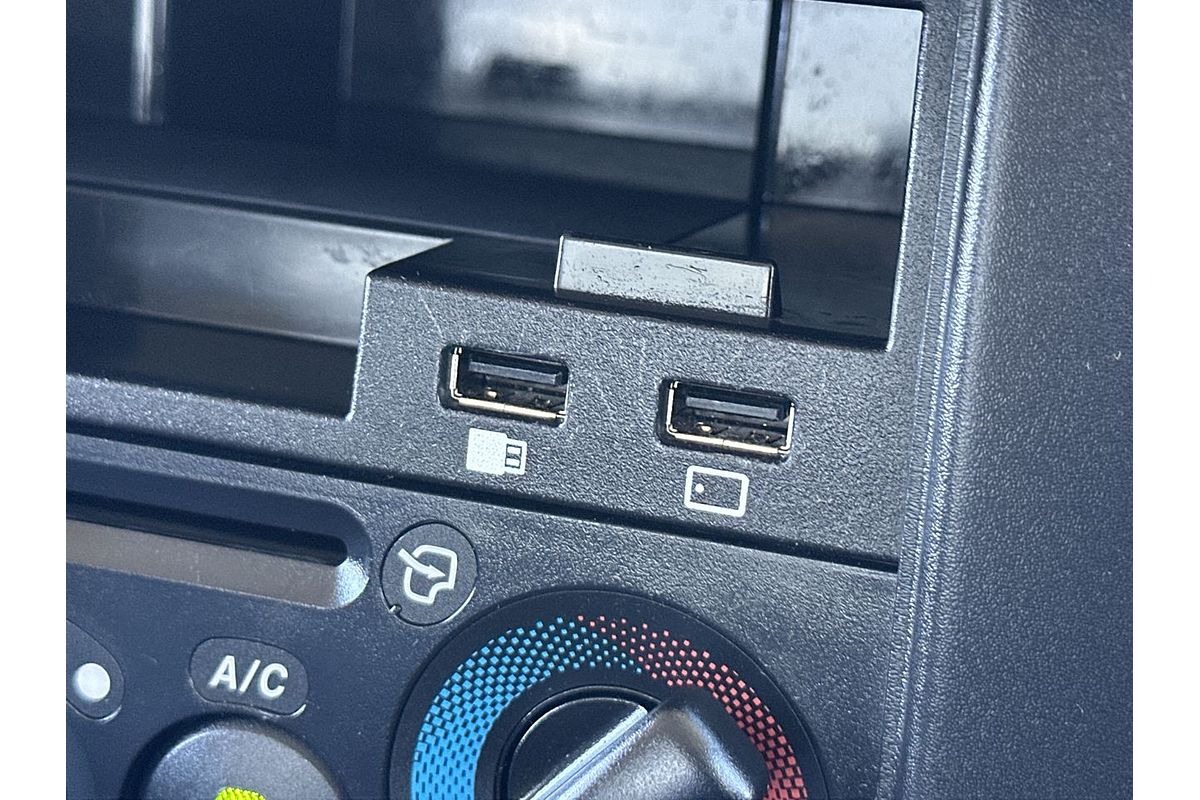 2023 Isuzu N Series NNR 45-150 Vanpack MWB