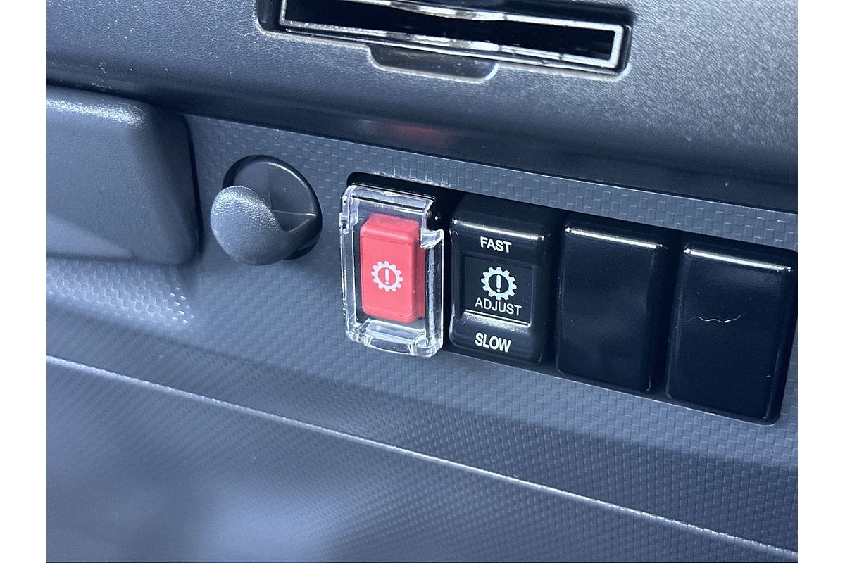 2023 Isuzu N Series NNR 45-150 Vanpack MWB