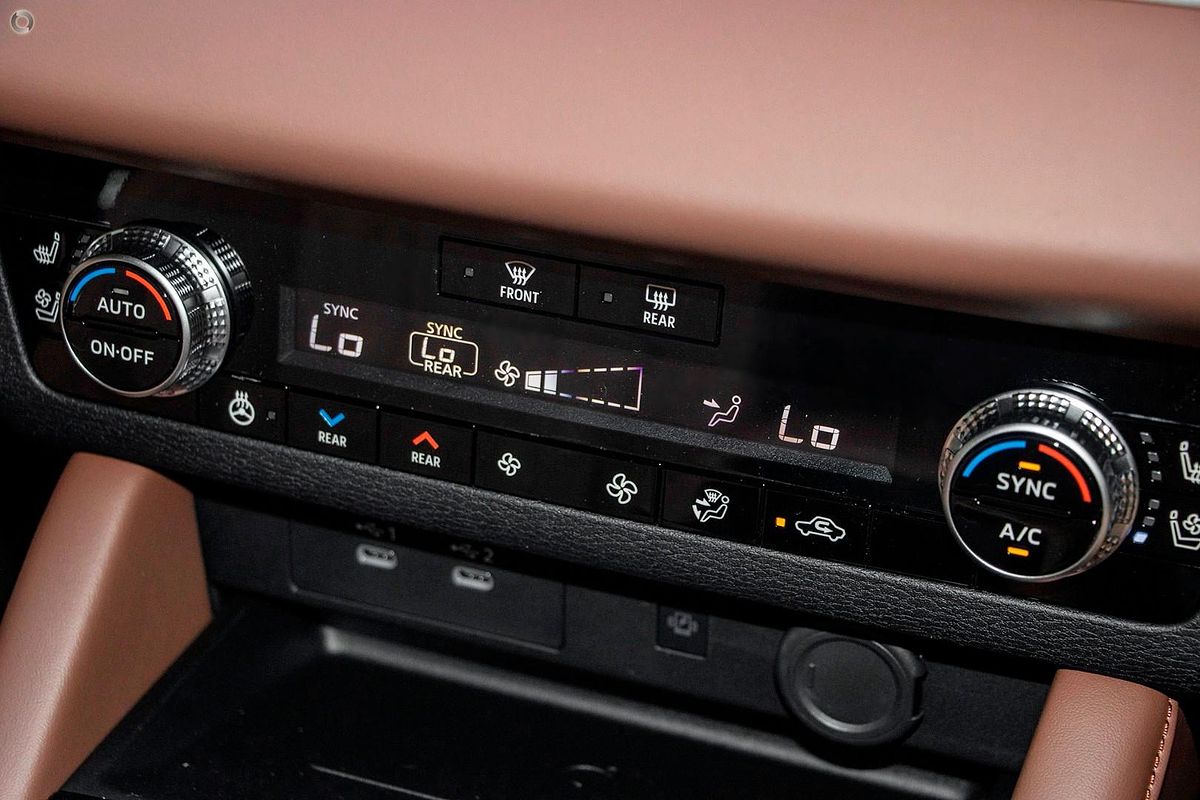 2025 Mitsubishi Outlander Exceed Tourer ZM