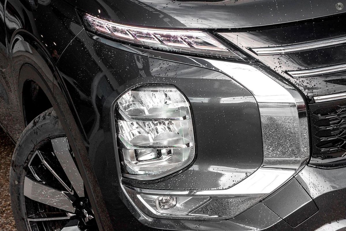 2025 Mitsubishi Outlander Exceed Tourer ZM