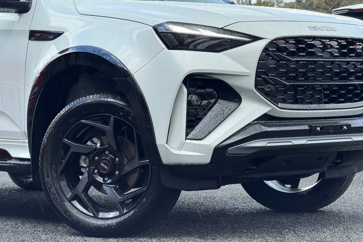 2025 Isuzu MU-X X-TERRAIN