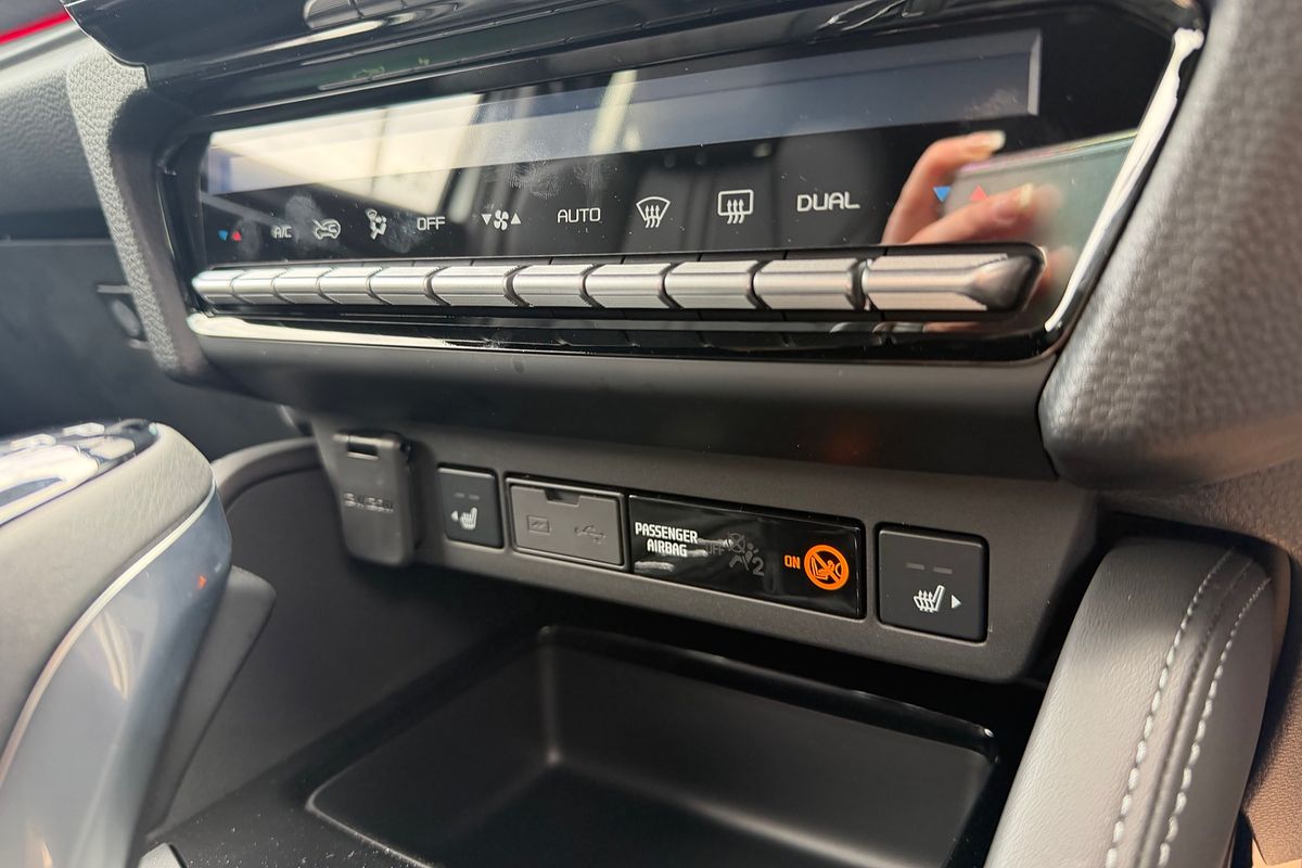 2025 Isuzu MU-X X-TERRAIN