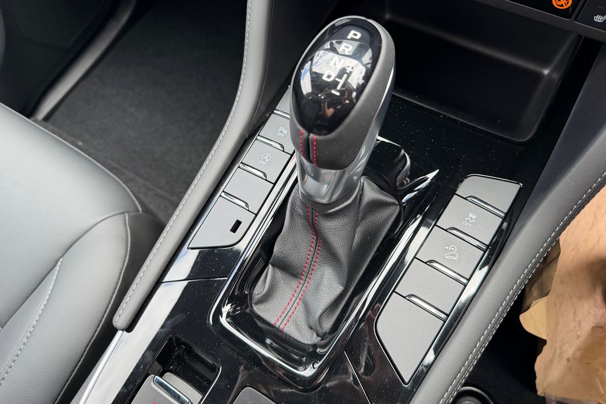 2025 Isuzu MU-X X-TERRAIN