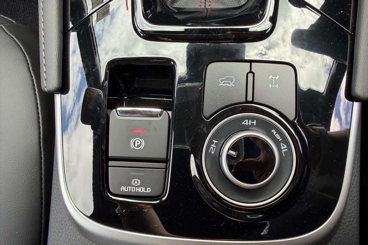 2025 Isuzu MU-X X-TERRAIN