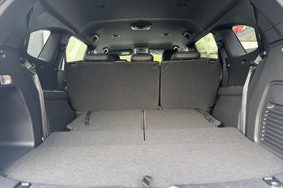 2025 Isuzu MU-X X-TERRAIN