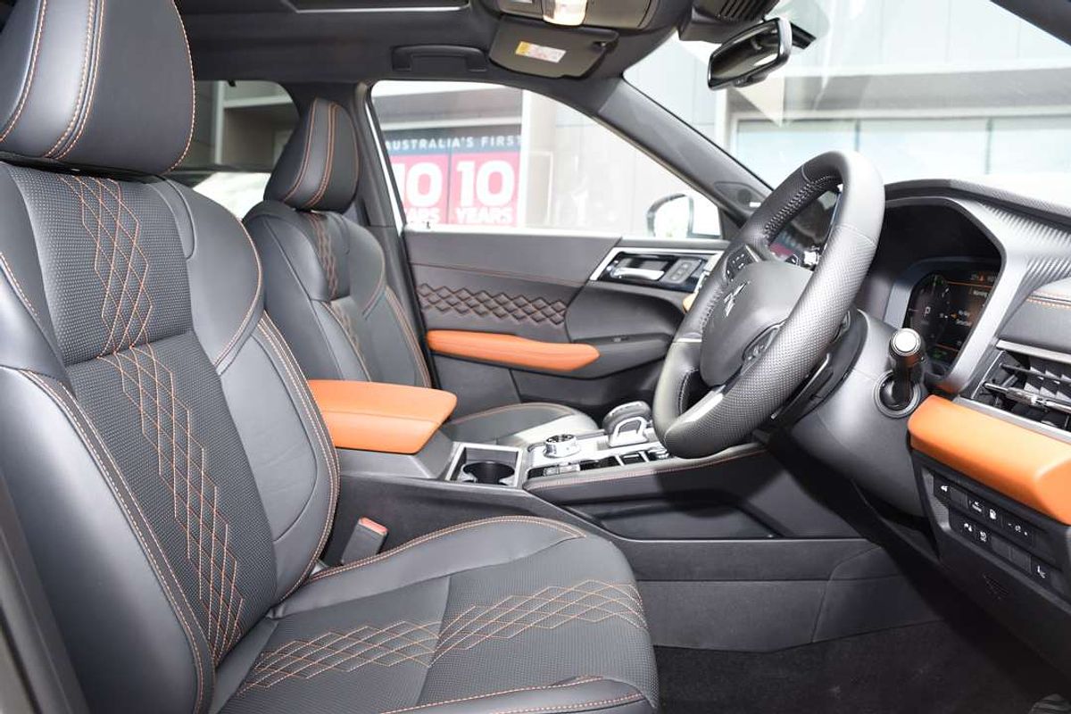 2024 Mitsubishi Outlander PHEV Exceed Tourer ZM