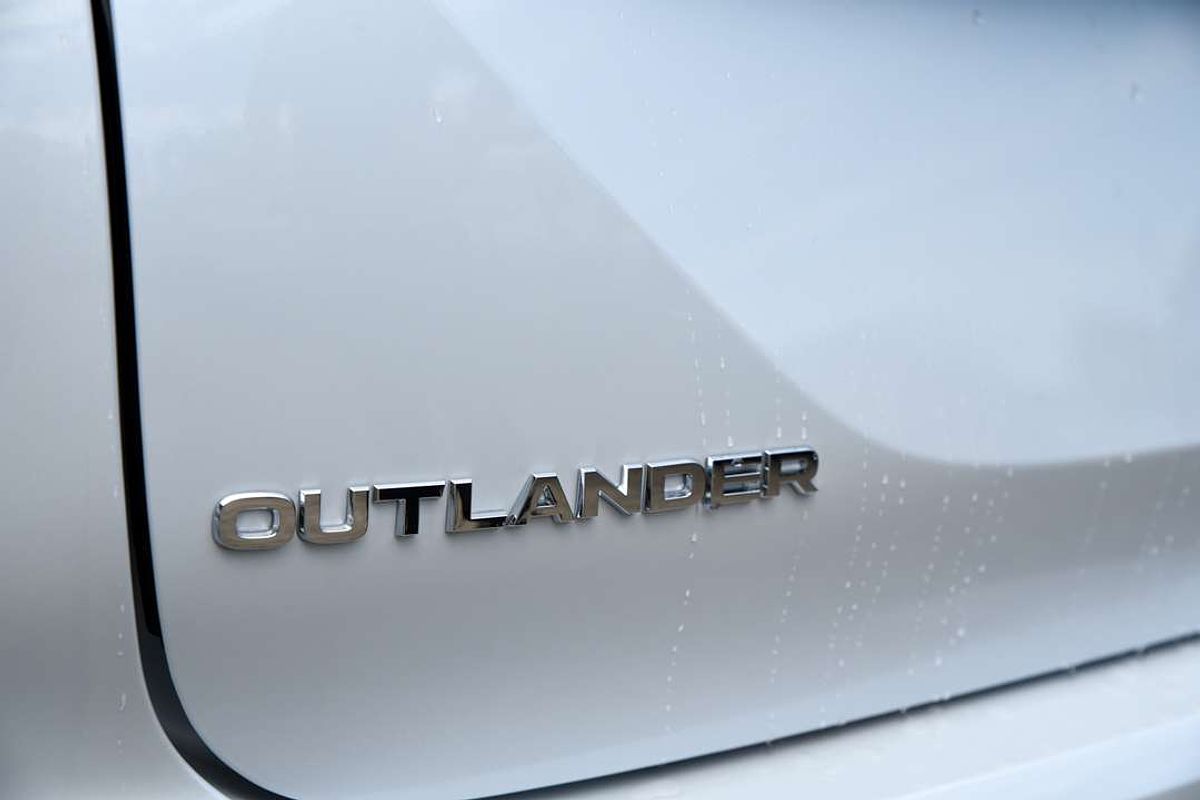 2024 Mitsubishi Outlander PHEV Exceed Tourer ZM