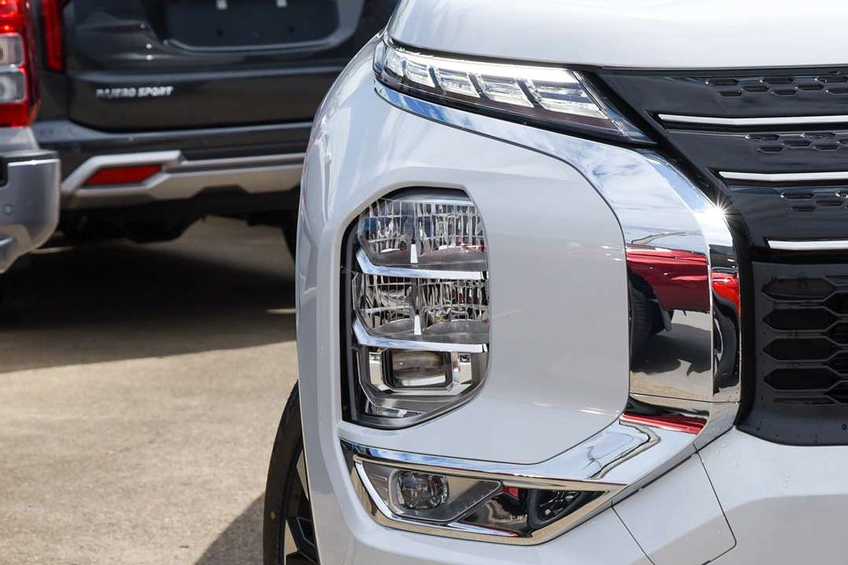 2024 Mitsubishi Outlander PHEV Exceed Tourer ZM