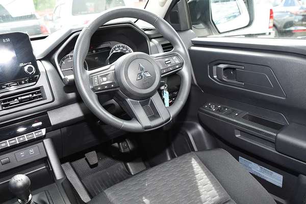 2025 Mitsubishi Triton GLX MV 4X4