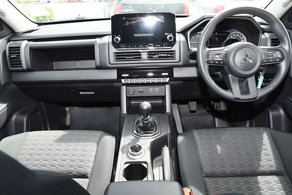 2025 Mitsubishi Triton GLX MV 4X4