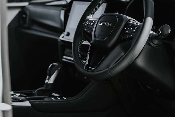 2025 Isuzu MU-X LS-T