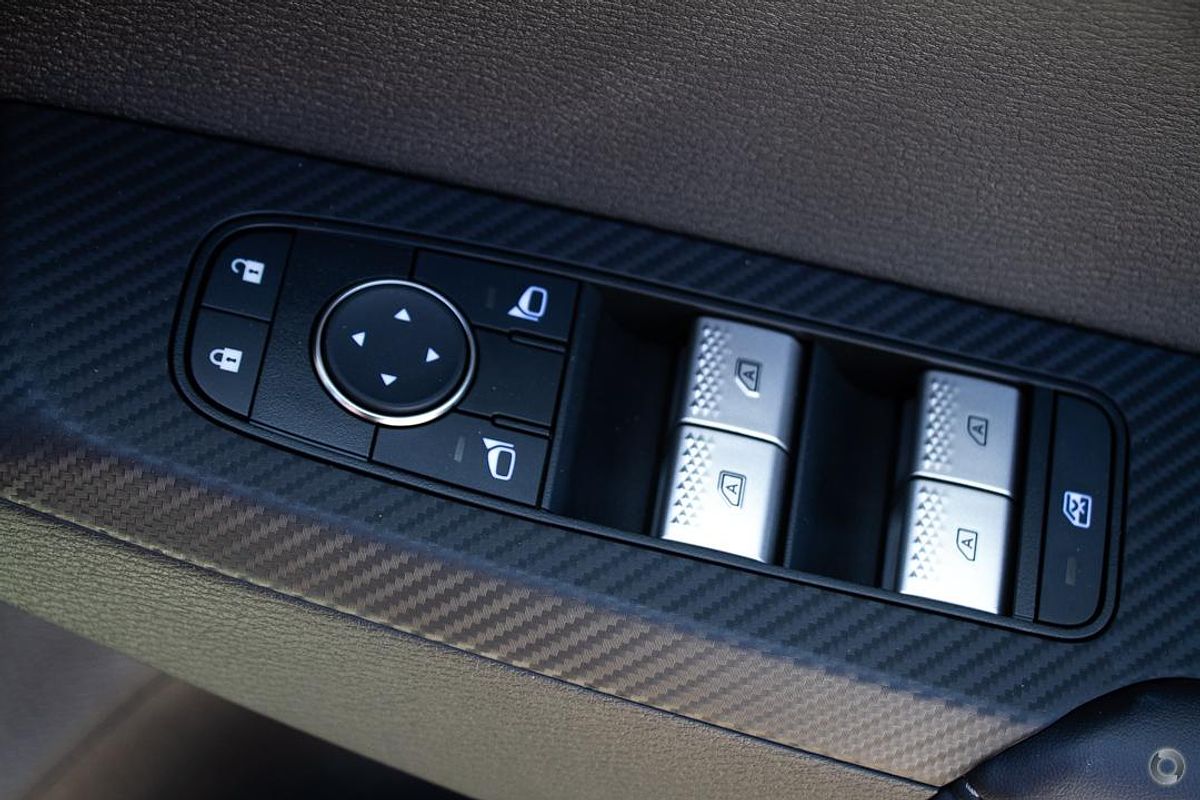 2025 Mitsubishi Outlander ES ZM