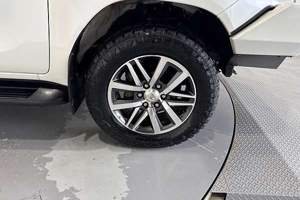 2019 Toyota Hilux SR5 GUN126R 4X4