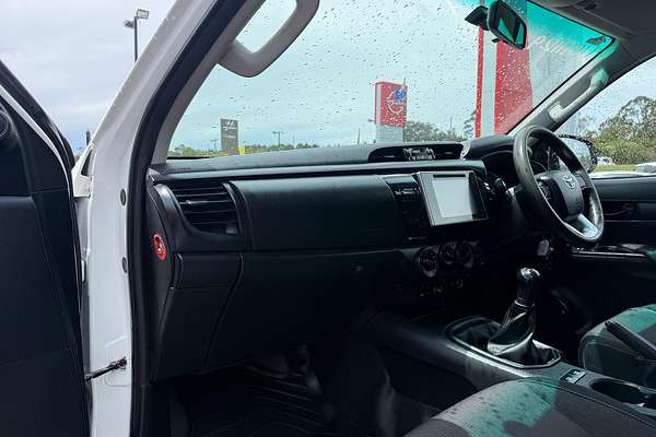 2018 Toyota Hilux SR GUN126R 4X4