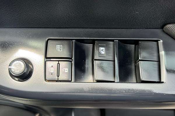 2018 Toyota Hilux SR GUN126R 4X4