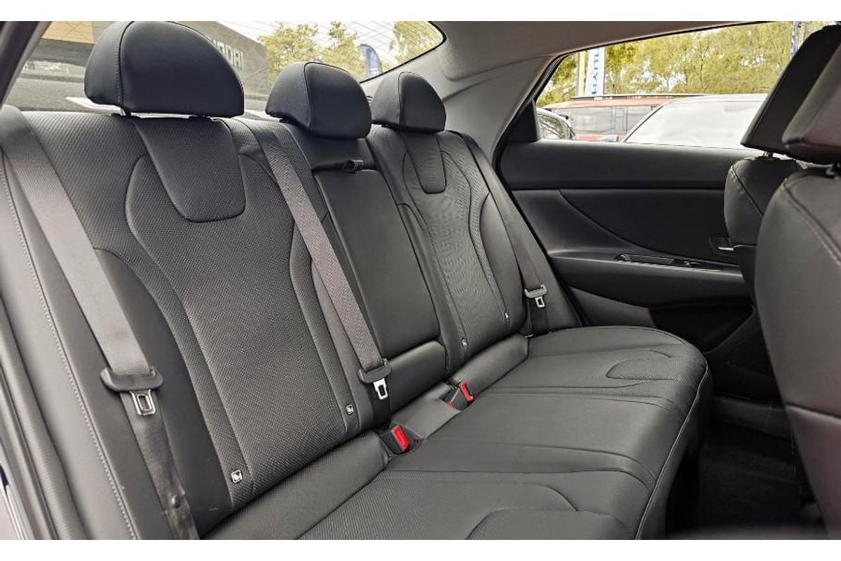 2025 Hyundai i30 Elite Hybrid CN7.V2