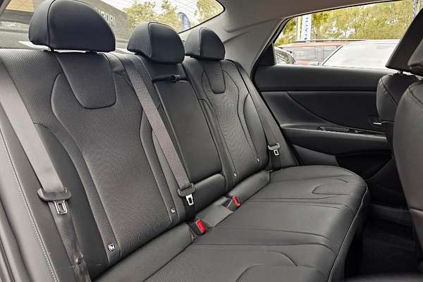 2025 Hyundai i30 Elite Hybrid CN7.V2