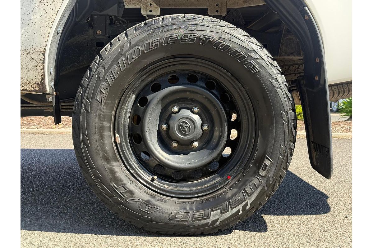 2017 Toyota Hilux Workmate GUN125R 4X4