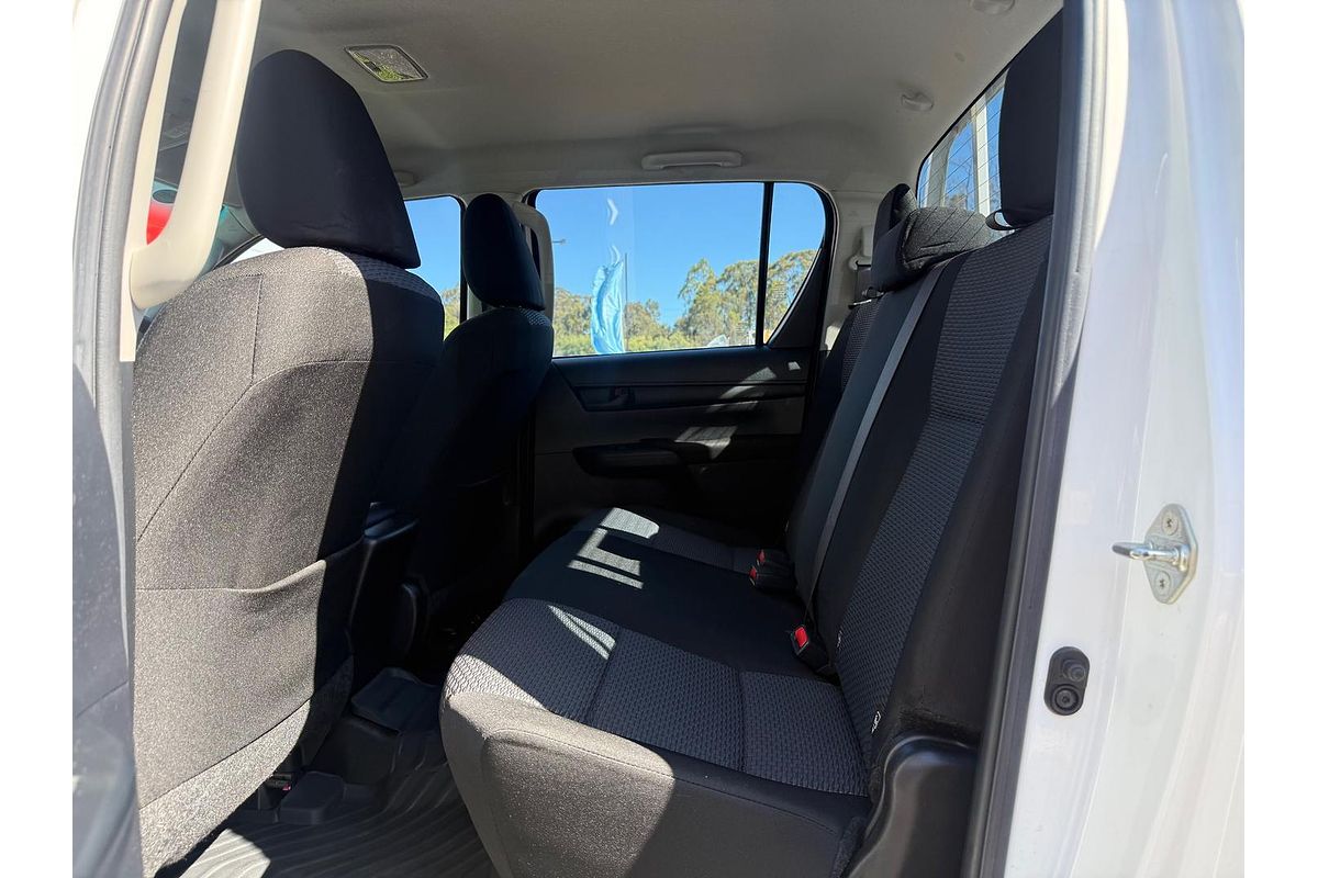 2017 Toyota Hilux Workmate GUN125R 4X4