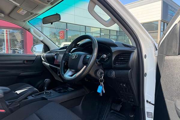 2017 Toyota Hilux Workmate GUN125R 4X4