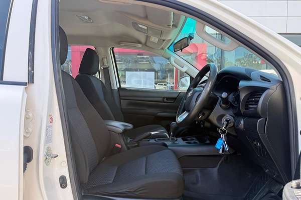 2017 Toyota Hilux Workmate GUN125R 4X4