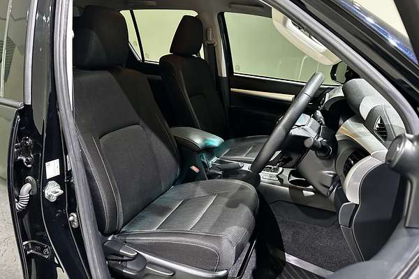 2023 Toyota Hilux SR5 GUN126R 4X4