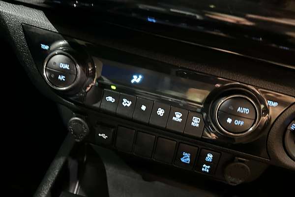 2023 Toyota Hilux SR5 GUN126R 4X4