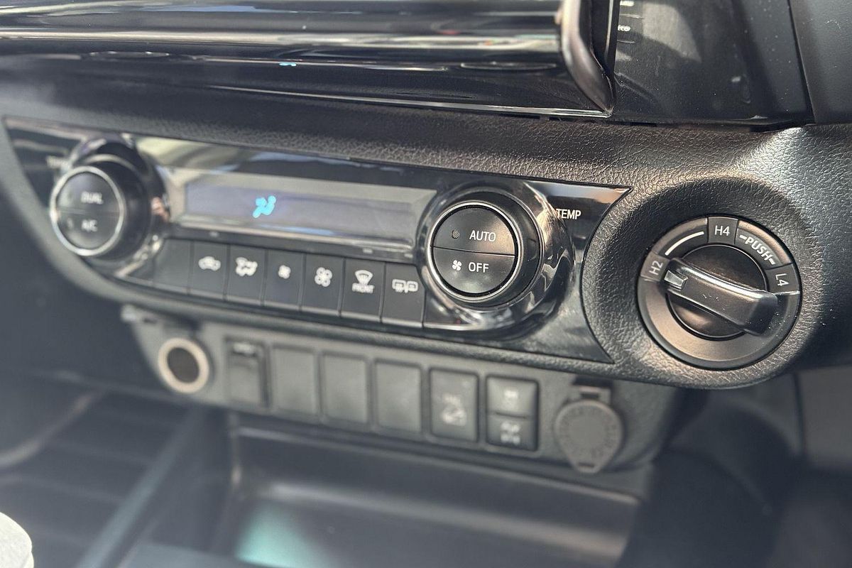 2021 Toyota Hilux SR5 GUN126R 4X4