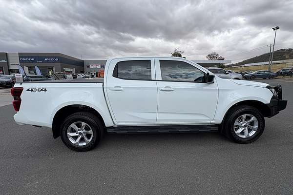 2024 Isuzu D-MAX LS-M 4X4