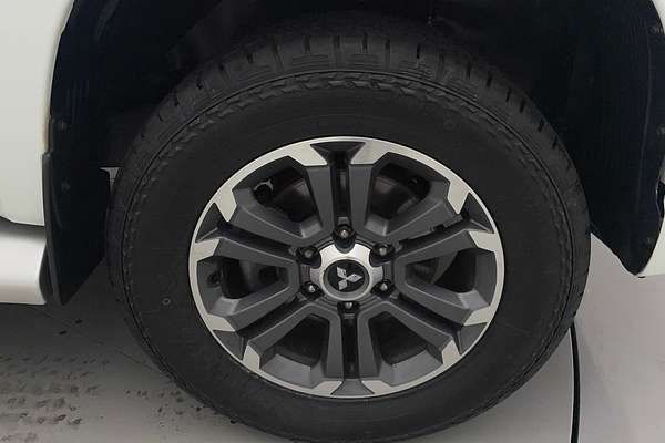 2020 Mitsubishi Triton GLS MR 4X4