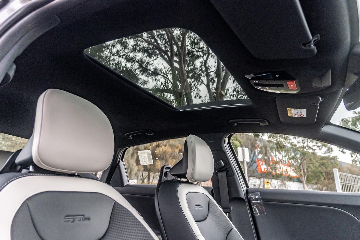 2025 Kia K4 GT-Line CL4m