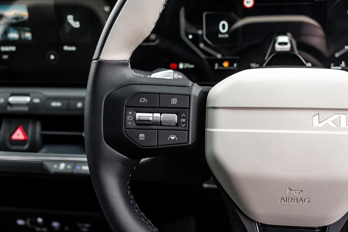 2025 Kia K4 GT-Line CL4m