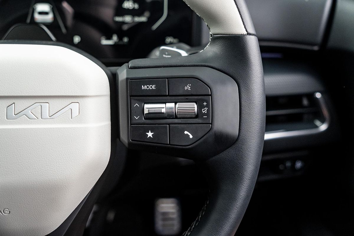 2025 Kia K4 GT-Line CL4m