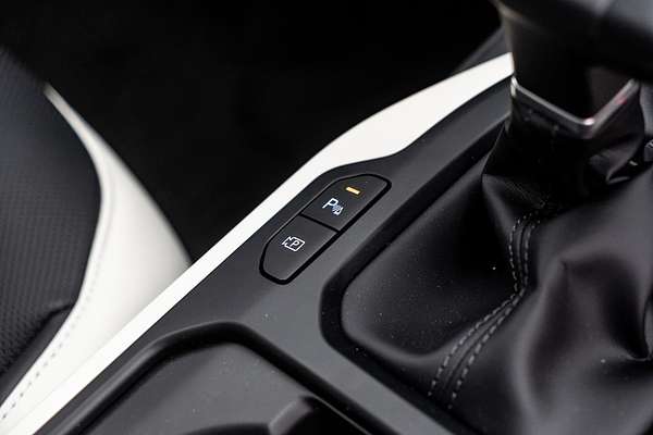 2025 Kia K4 GT-Line CL4m