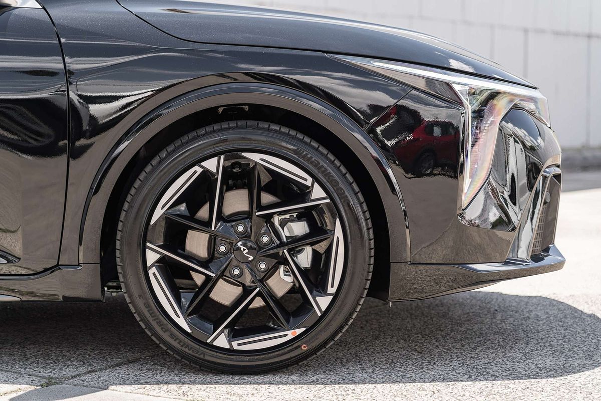 2025 Kia K4 GT-Line CL4m
