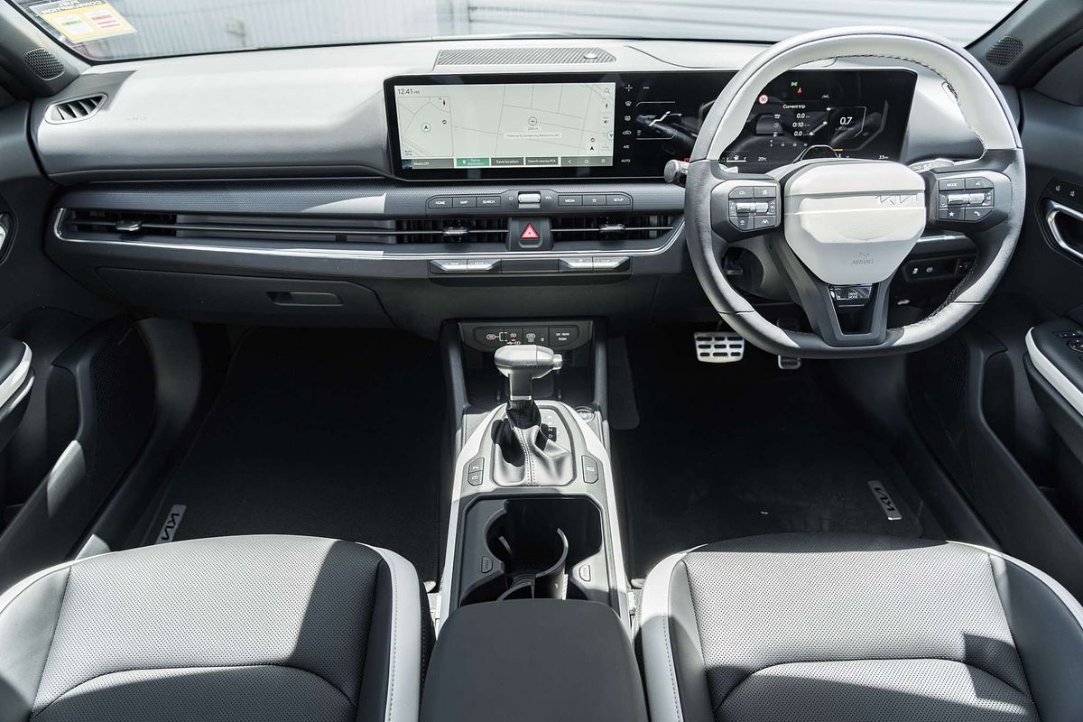 2025 Kia K4 GT-Line CL4m