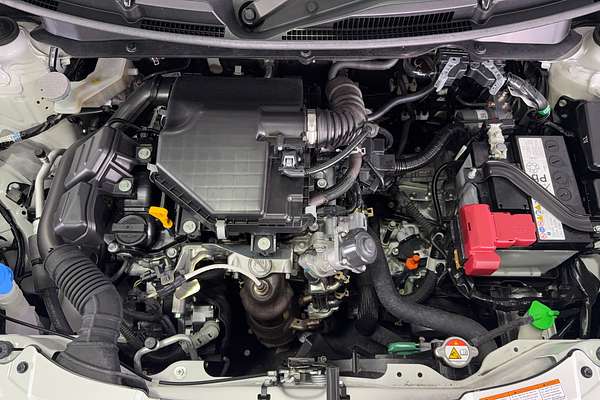 2024 Suzuki Swift Hybrid UZ