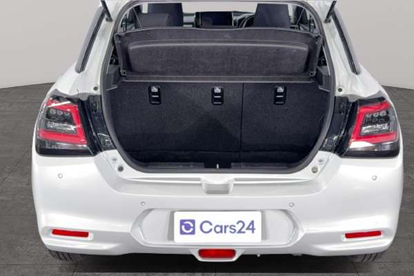 2024 Suzuki Swift Hybrid UZ