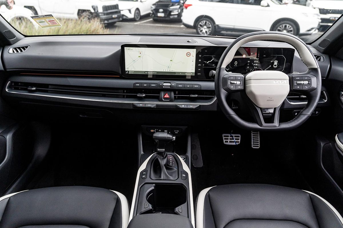 2025 Kia K4 GT-Line CL4m