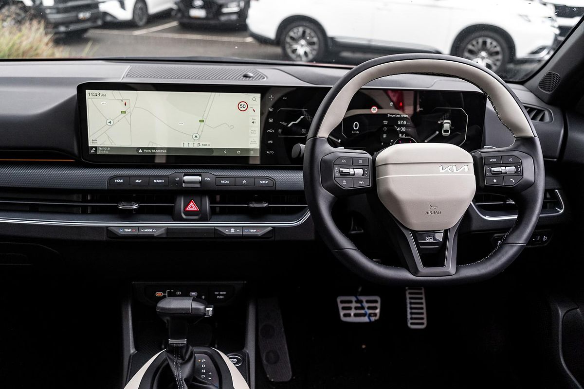 2025 Kia K4 GT-Line CL4m